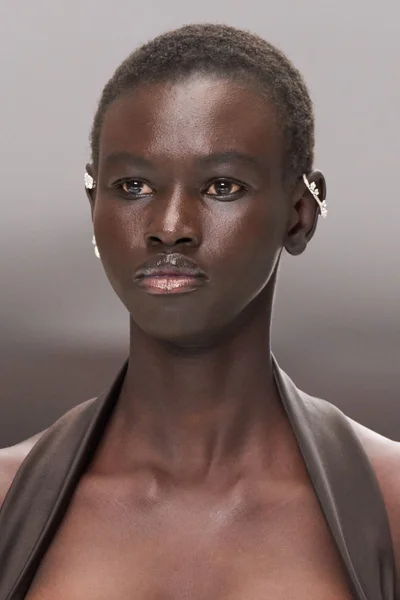 Look 12